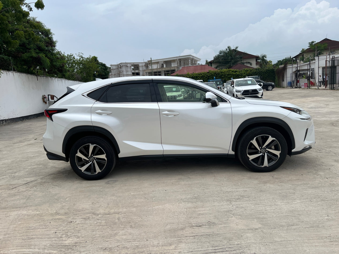 952. LEXUS NX300 late model version L White Leather package2019 / Milage: 48,240 Km