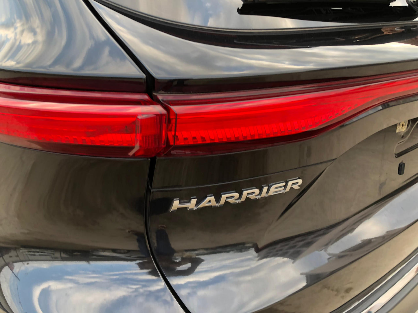 1042 TOYOTA HARRIER Z 2021 Milage: 44403 Km