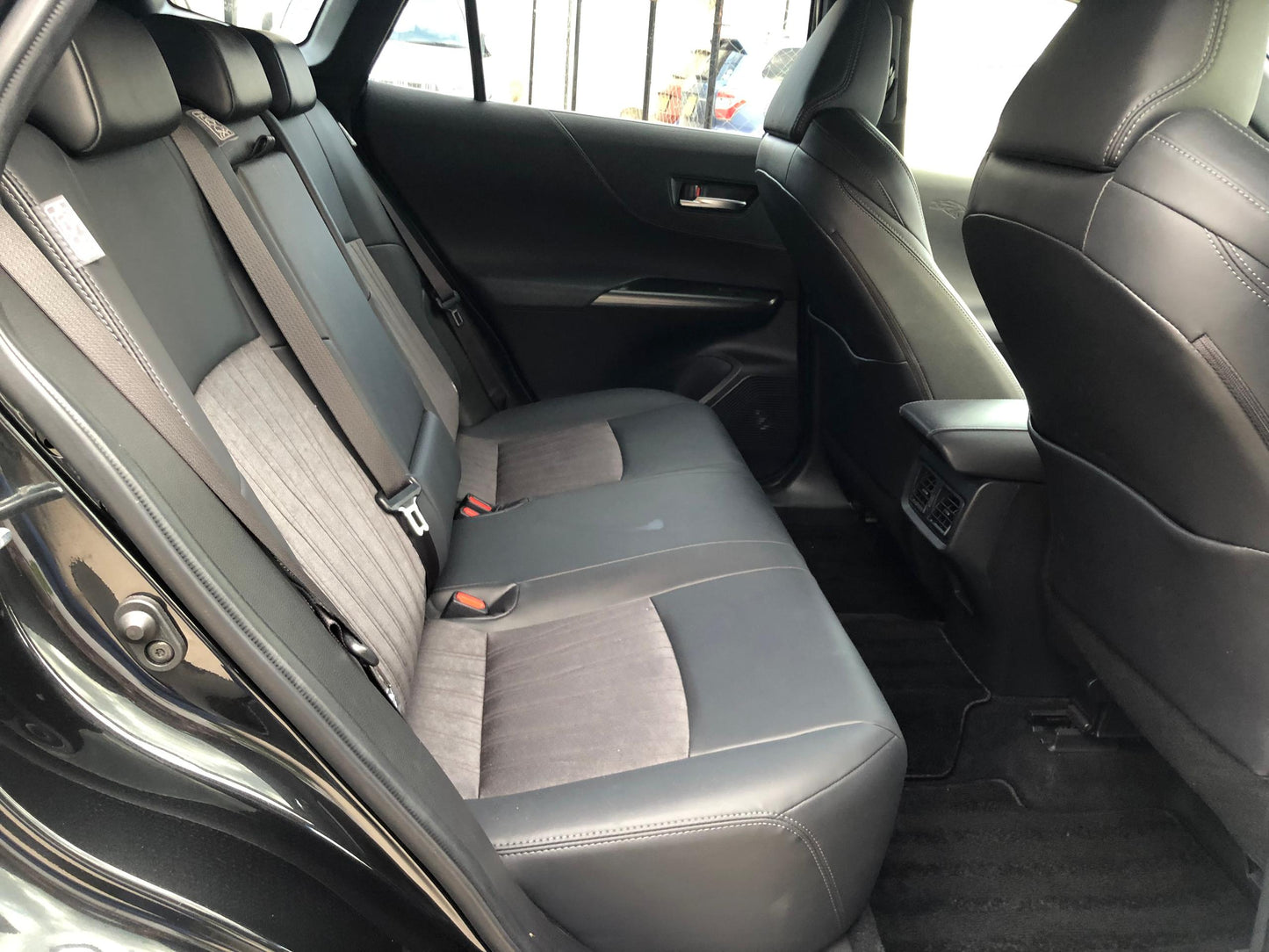 1042 TOYOTA HARRIER Z 2021 Milage: 44403 Km