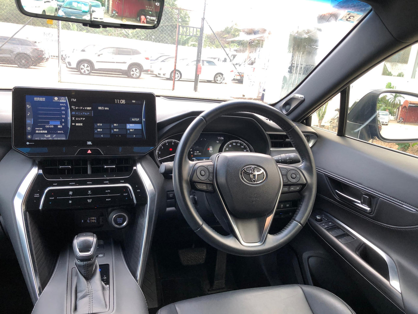 1042 TOYOTA HARRIER Z 2021 Milage: 44403 Km