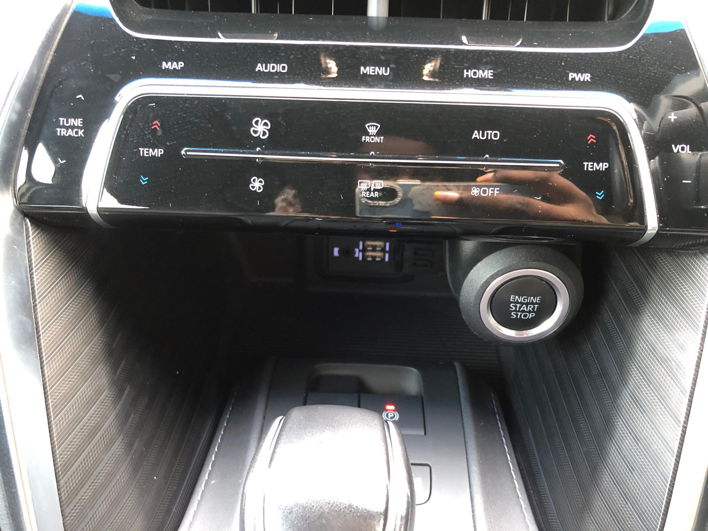 1042 TOYOTA HARRIER Z 2021 Milage: 44403 Km