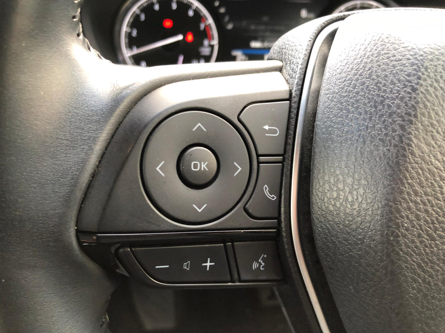 1042 TOYOTA HARRIER Z 2021 Milage: 44403 Km