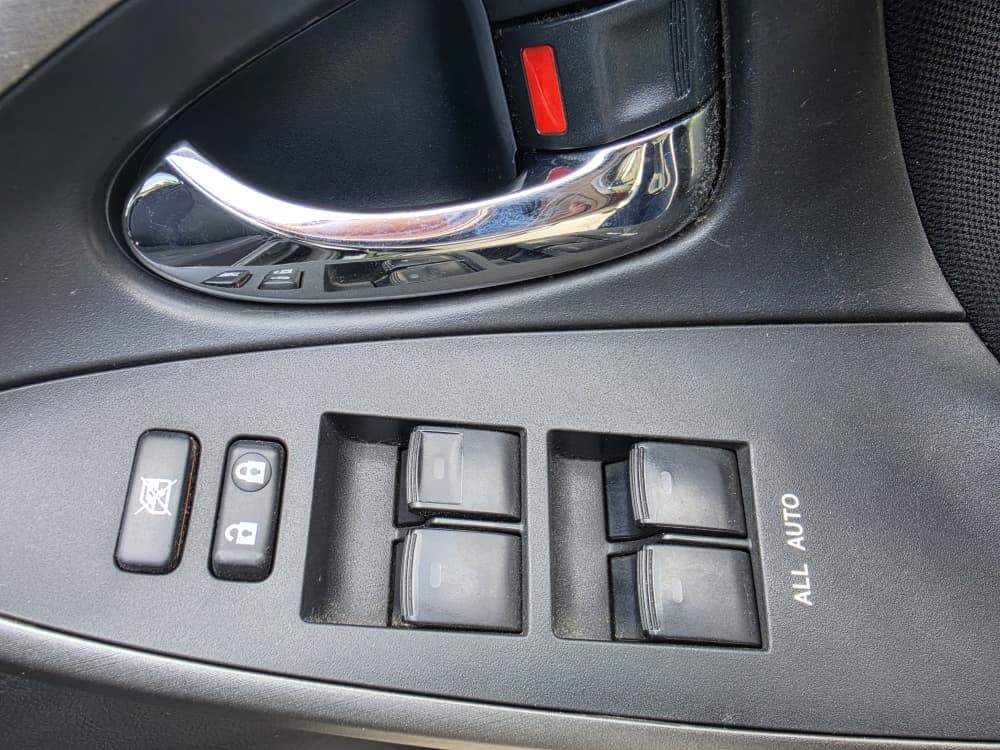 1066 TOYOTA VANGUARD 240S 2008 Milage: 86,233 Km