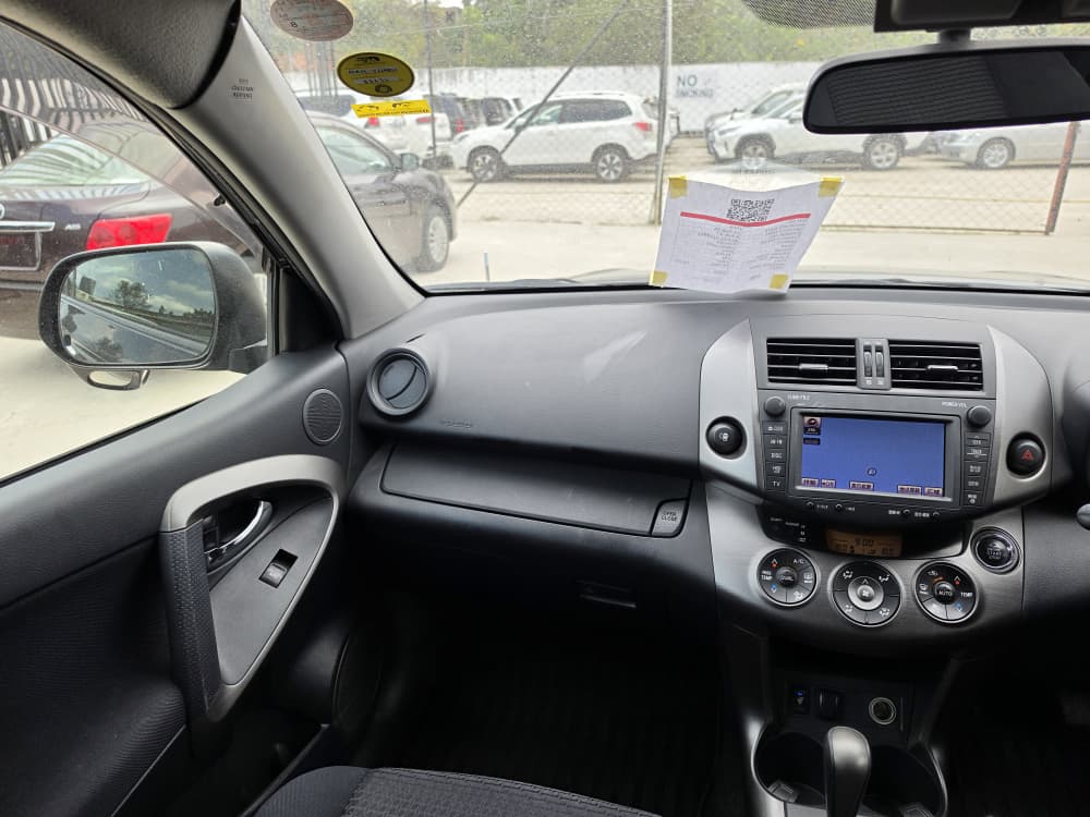 1066 TOYOTA VANGUARD 240S 2008 Milage: 86,233 Km