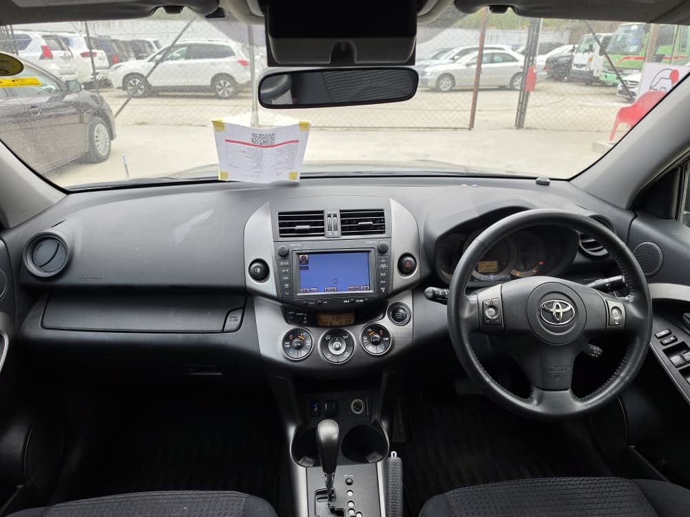 1066 TOYOTA VANGUARD 240S 2008 Milage: 86,233 Km