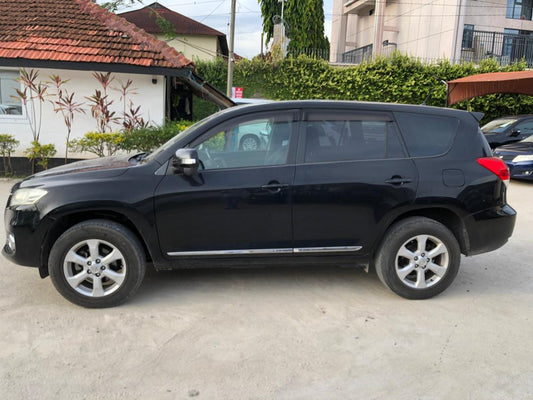 893. TOYOTA VANGUARD 240S 2011