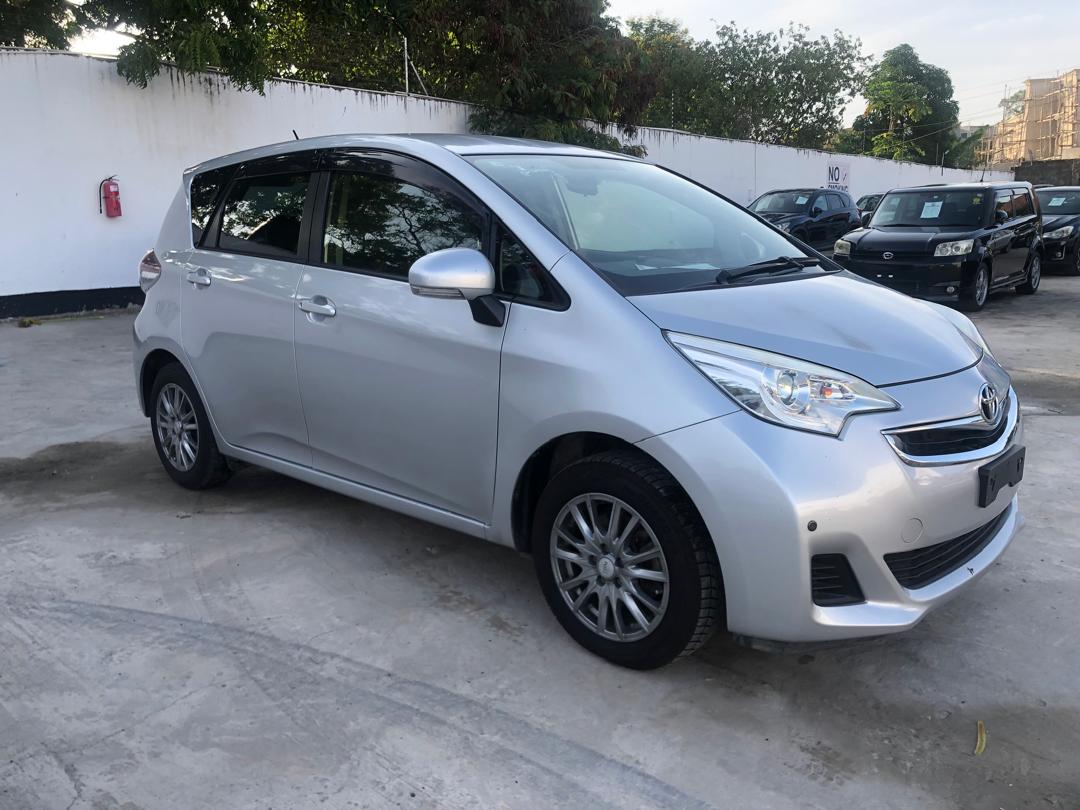 875 TOYOTA RACTIS X 2014