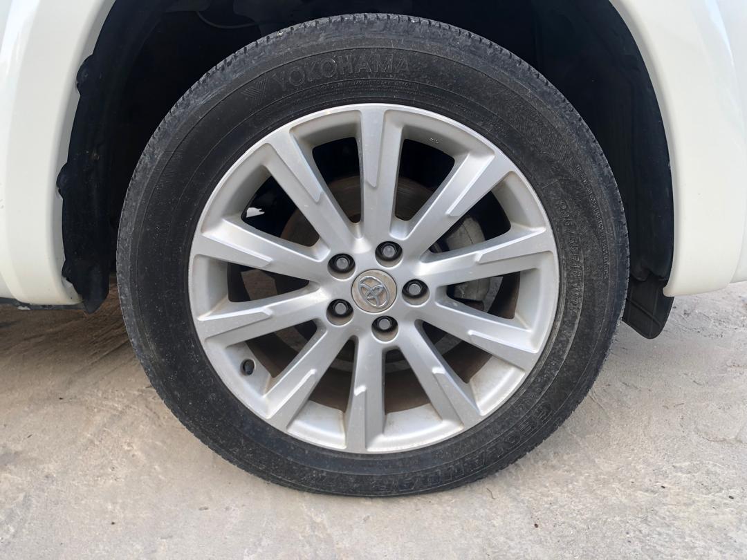 851. Toyota Vanguard 240S S-PKG 2011