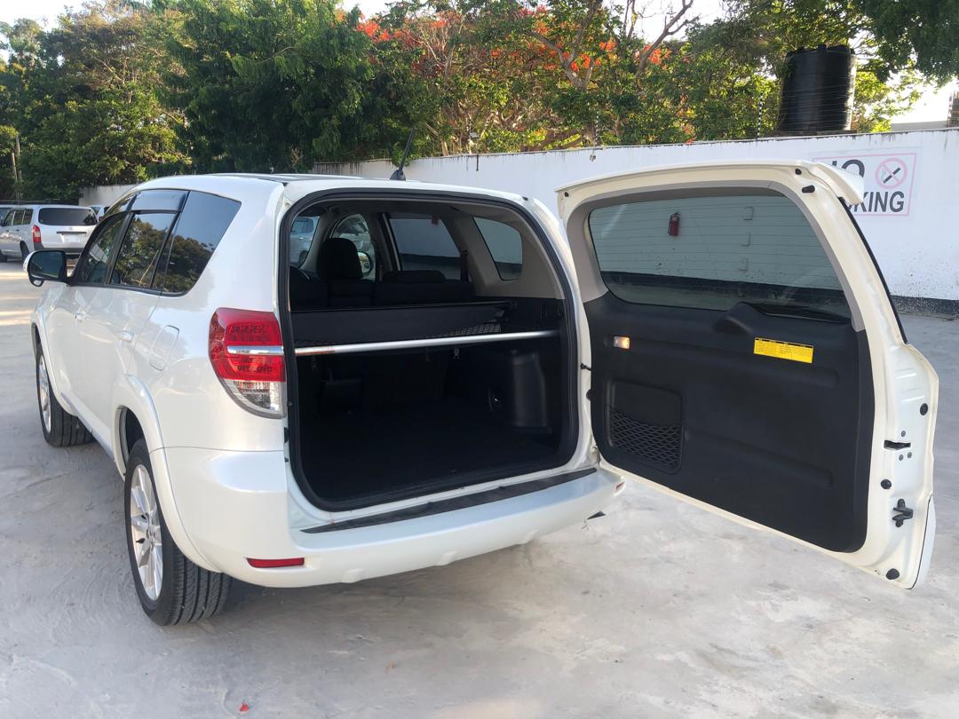 851. Toyota Vanguard 240S S-PKG 2011