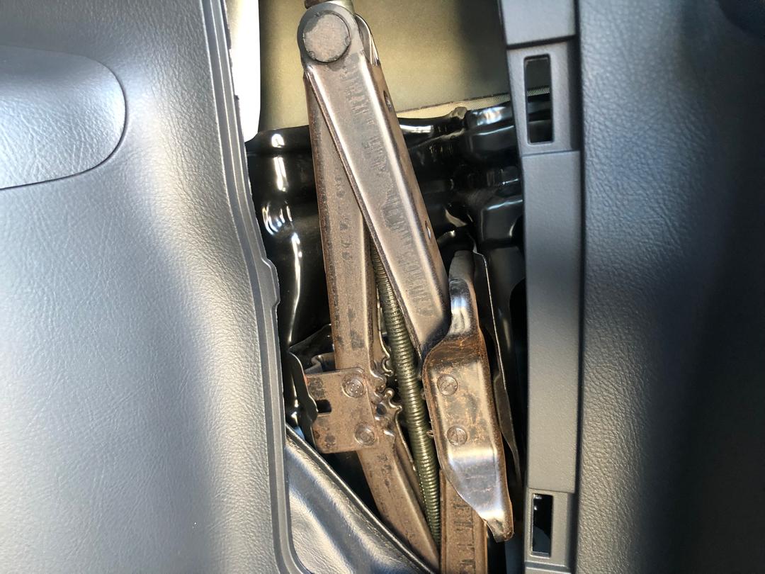 851. Toyota Vanguard 240S S-PKG 2011