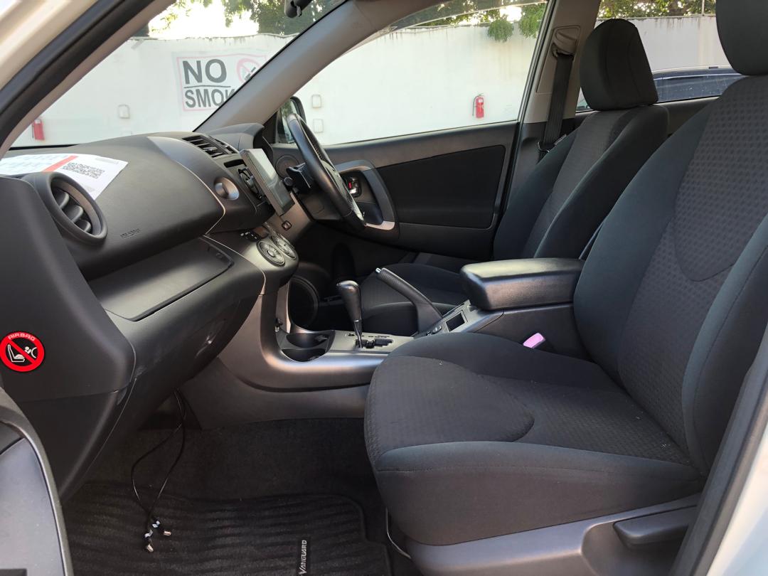 851. Toyota Vanguard 240S S-PKG 2011