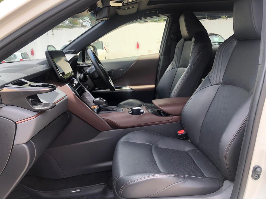 966. TOYOTA HARRIER Z Leather Package 2020 / Milage: 29,100 Km/brand new front tire