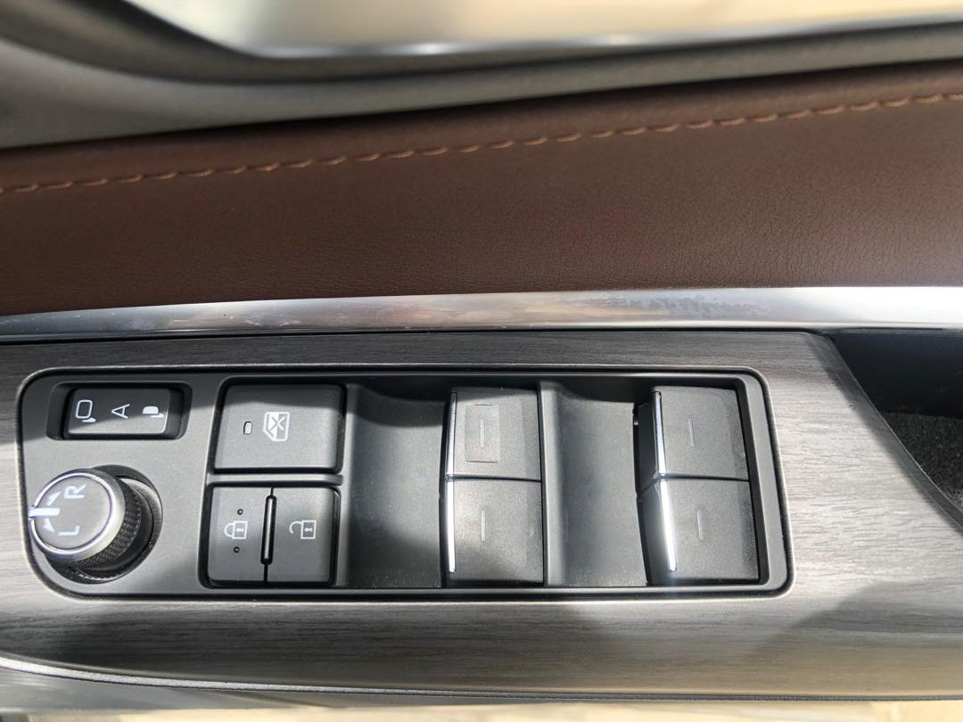 966. TOYOTA HARRIER Z Leather Package 2020 / Milage: 29,100 Km/brand new front tire