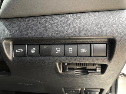 966. TOYOTA HARRIER Z Leather Package 2020 / Milage: 29,100 Km/brand new front tire