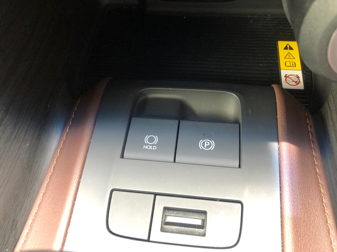 966. TOYOTA HARRIER Z Leather Package 2020 / Milage: 29,100 Km/brand new front tire