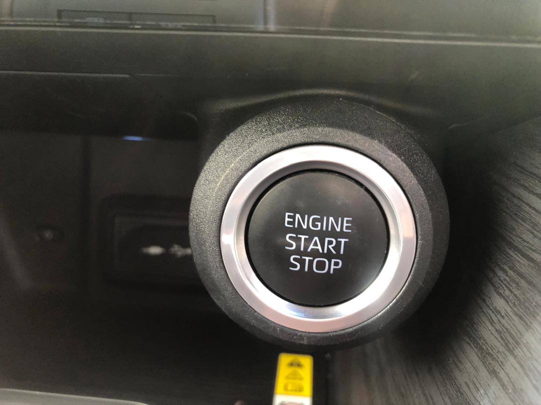 966. TOYOTA HARRIER Z Leather Package 2020 / Milage: 29,100 Km/brand new front tire