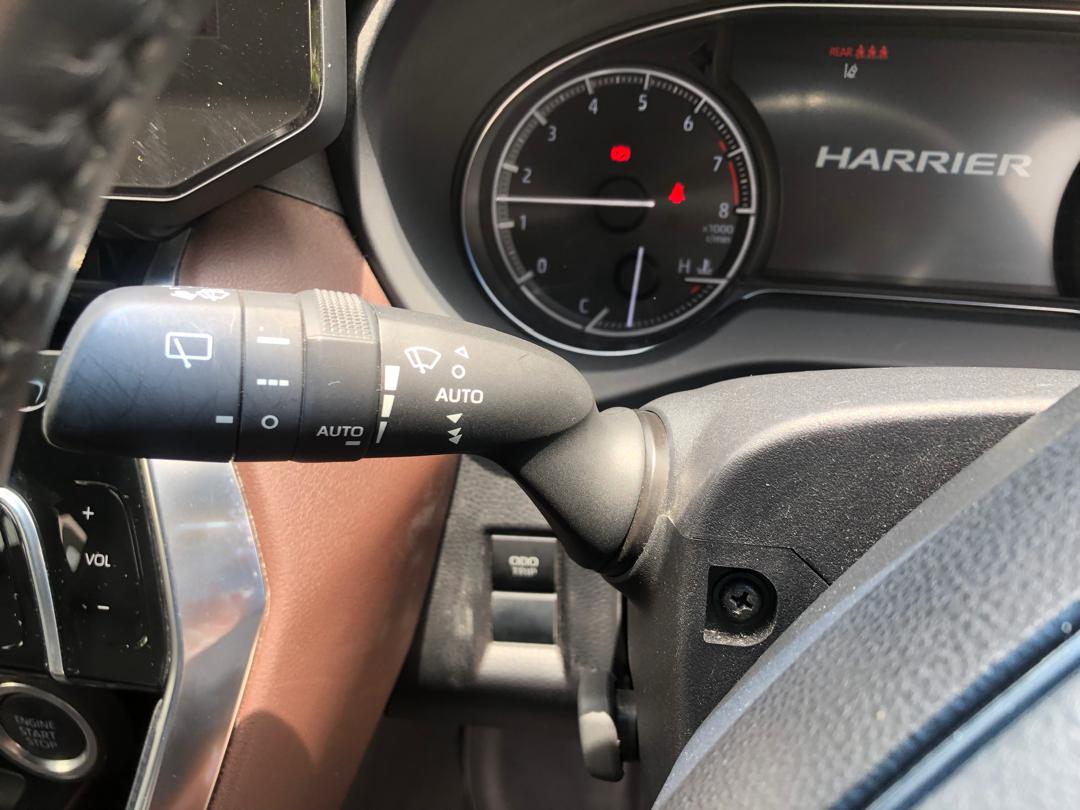 966. TOYOTA HARRIER Z Leather Package 2020 / Milage: 29,100 Km/brand new front tire