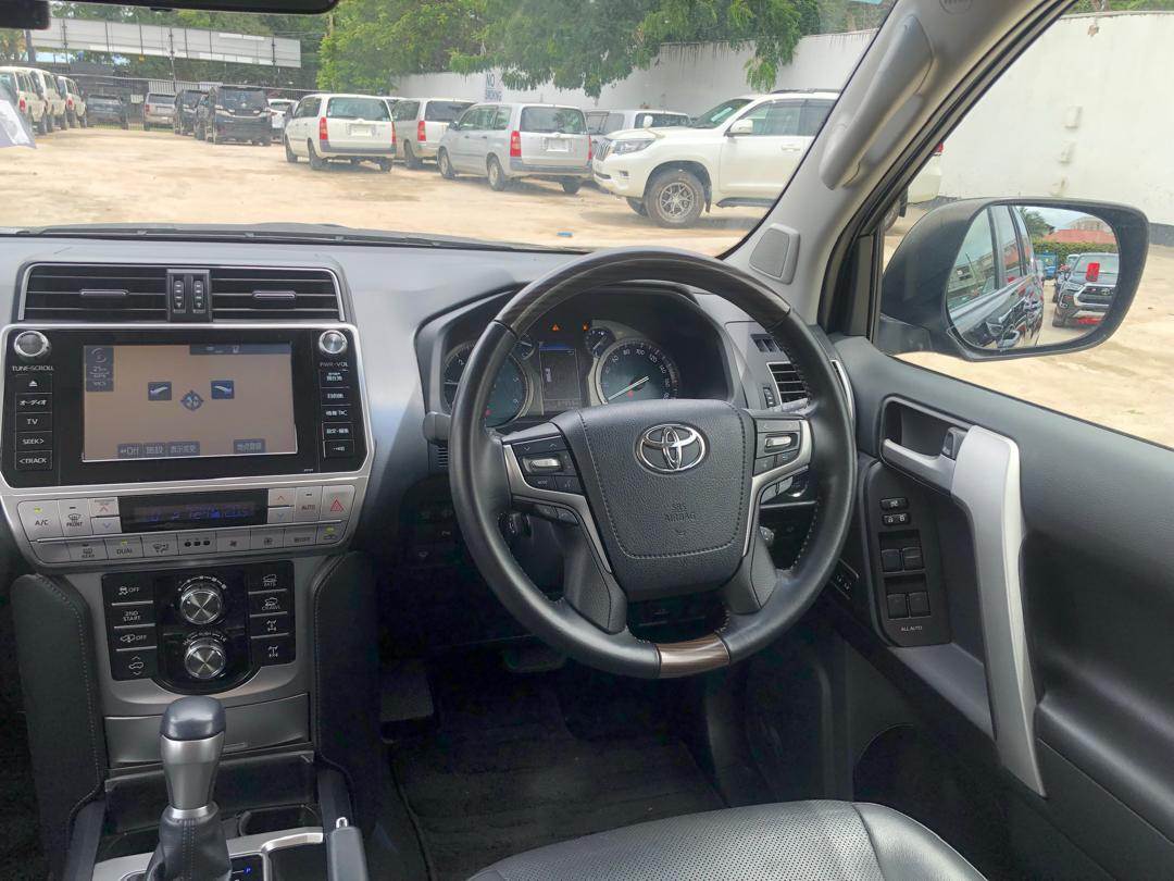 940 TOYOTA LAND CRUISER PRADO TZ-G 2019 GDJ151-0008349