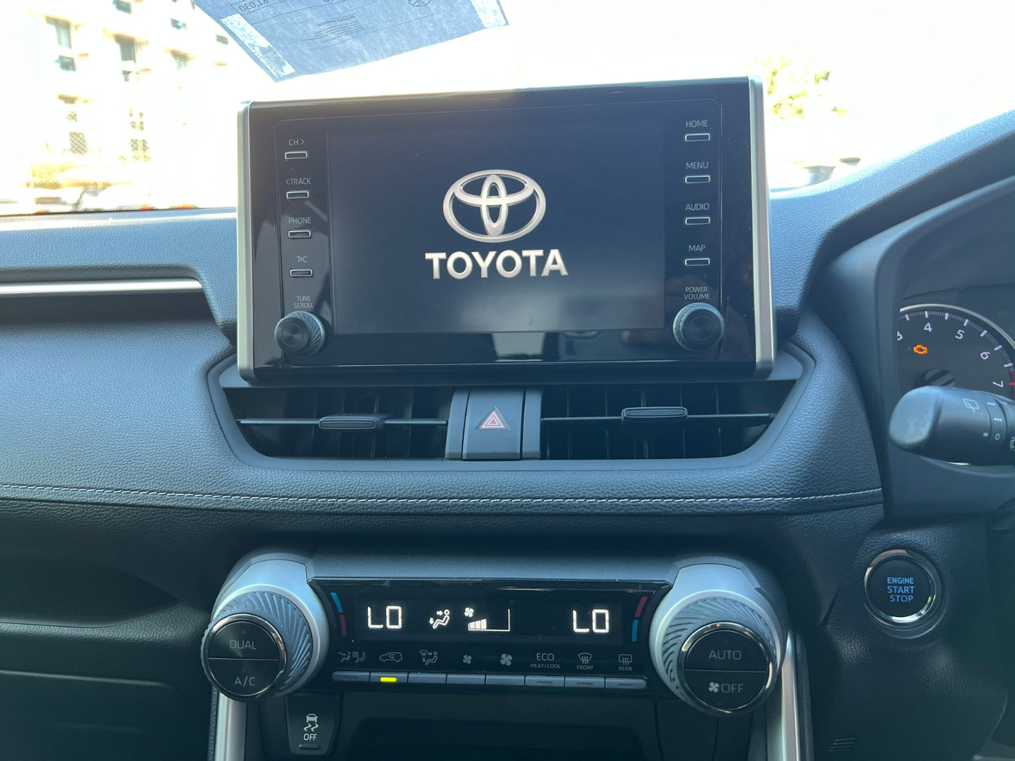955. TOYOTA RAV4 2020 4WD X