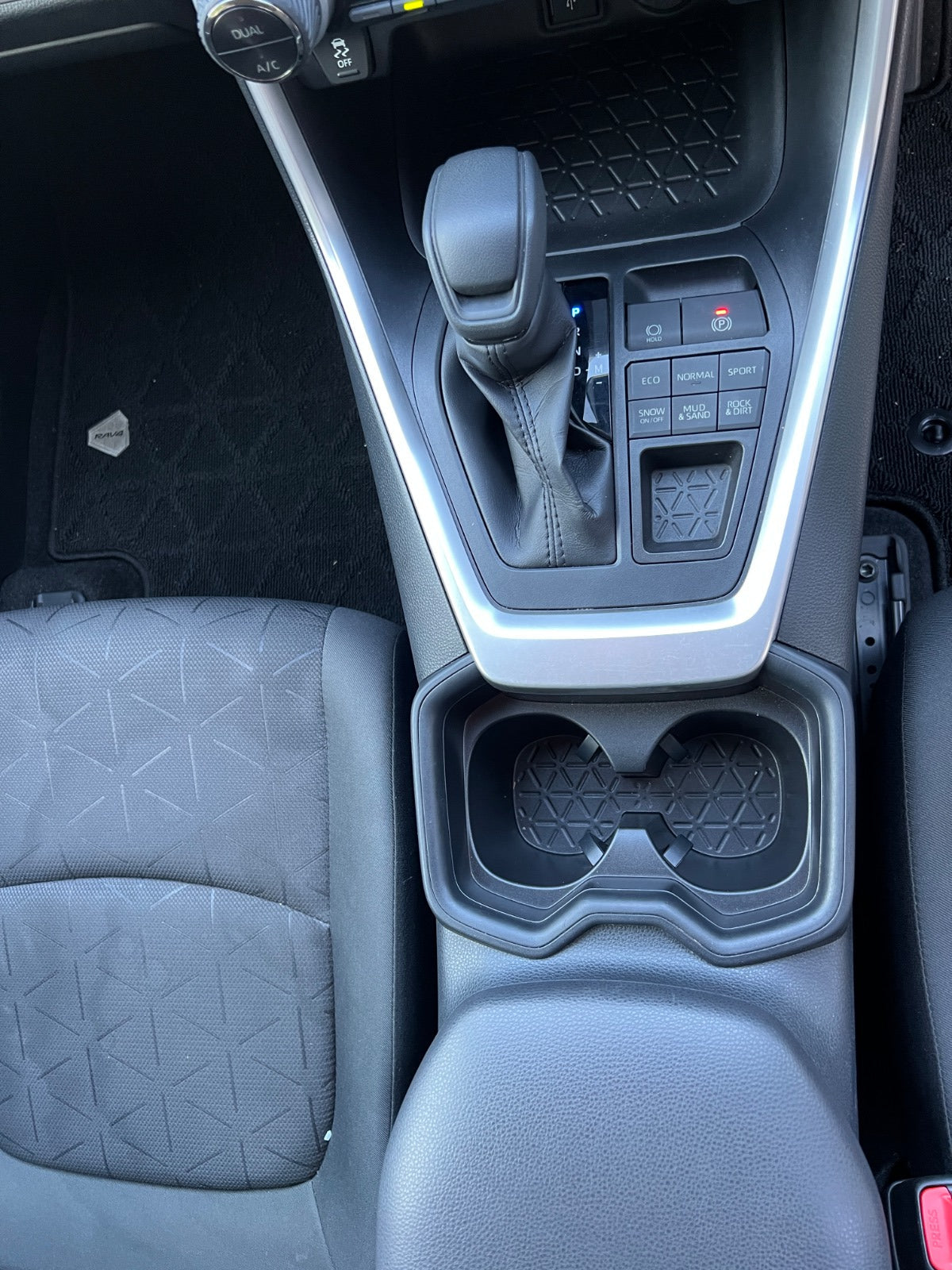 955. TOYOTA RAV4 2020 4WD X