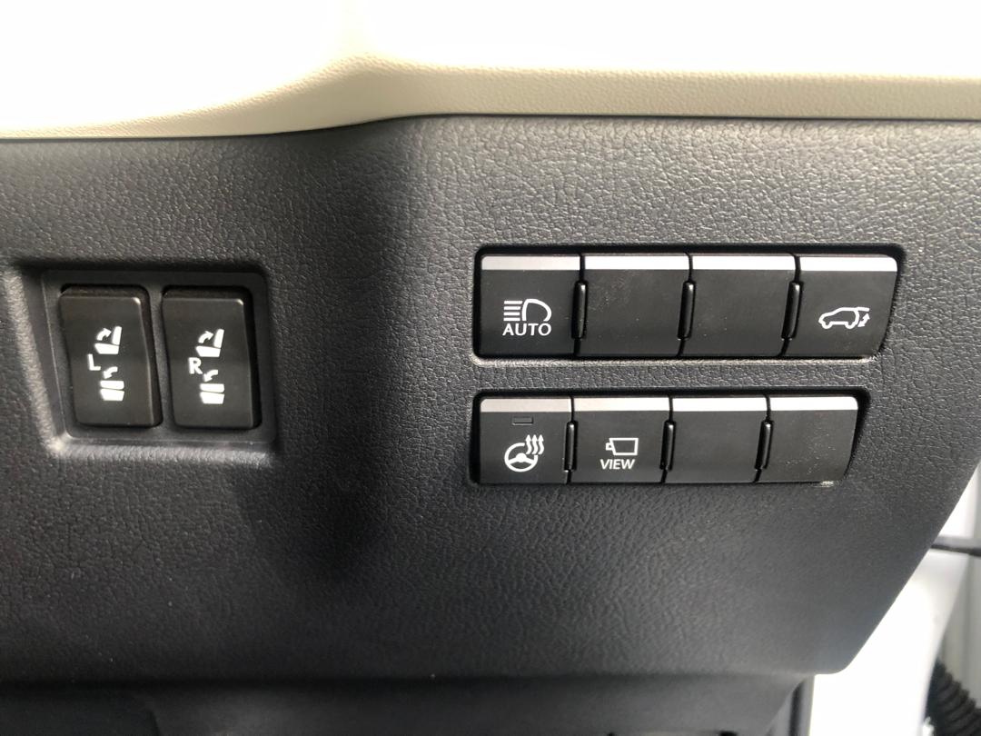 952. LEXUS NX300 late model version L White Leather package2019 / Milage: 48,240 Km