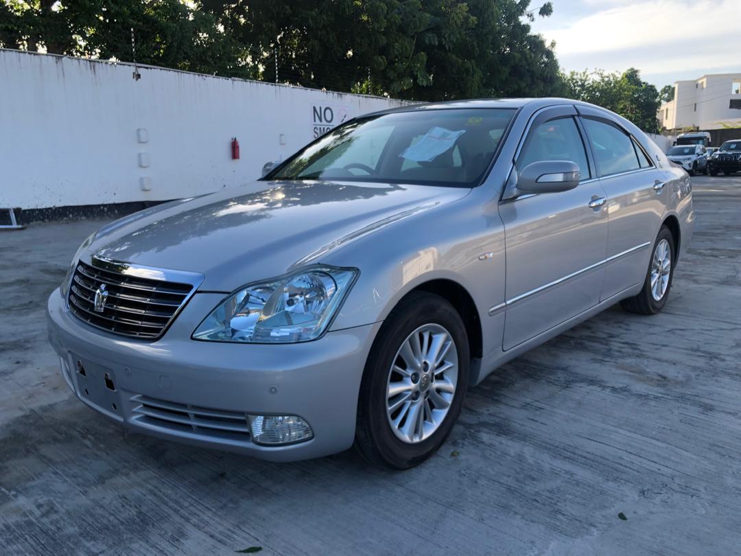 923 TOYOTA CROWN ROYAL 2.5 ROYAL SALOON 2004 GRS180-5011794