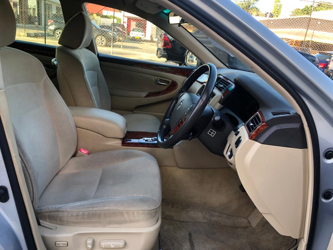 923 TOYOTA CROWN ROYAL 2.5 ROYAL SALOON 2004 GRS180-5011794